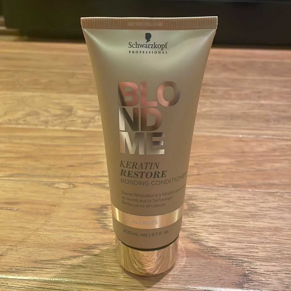 New Schwarzkopf BlondeMe Keratin Restore Bonding Conditioner 6.7 fl oz.